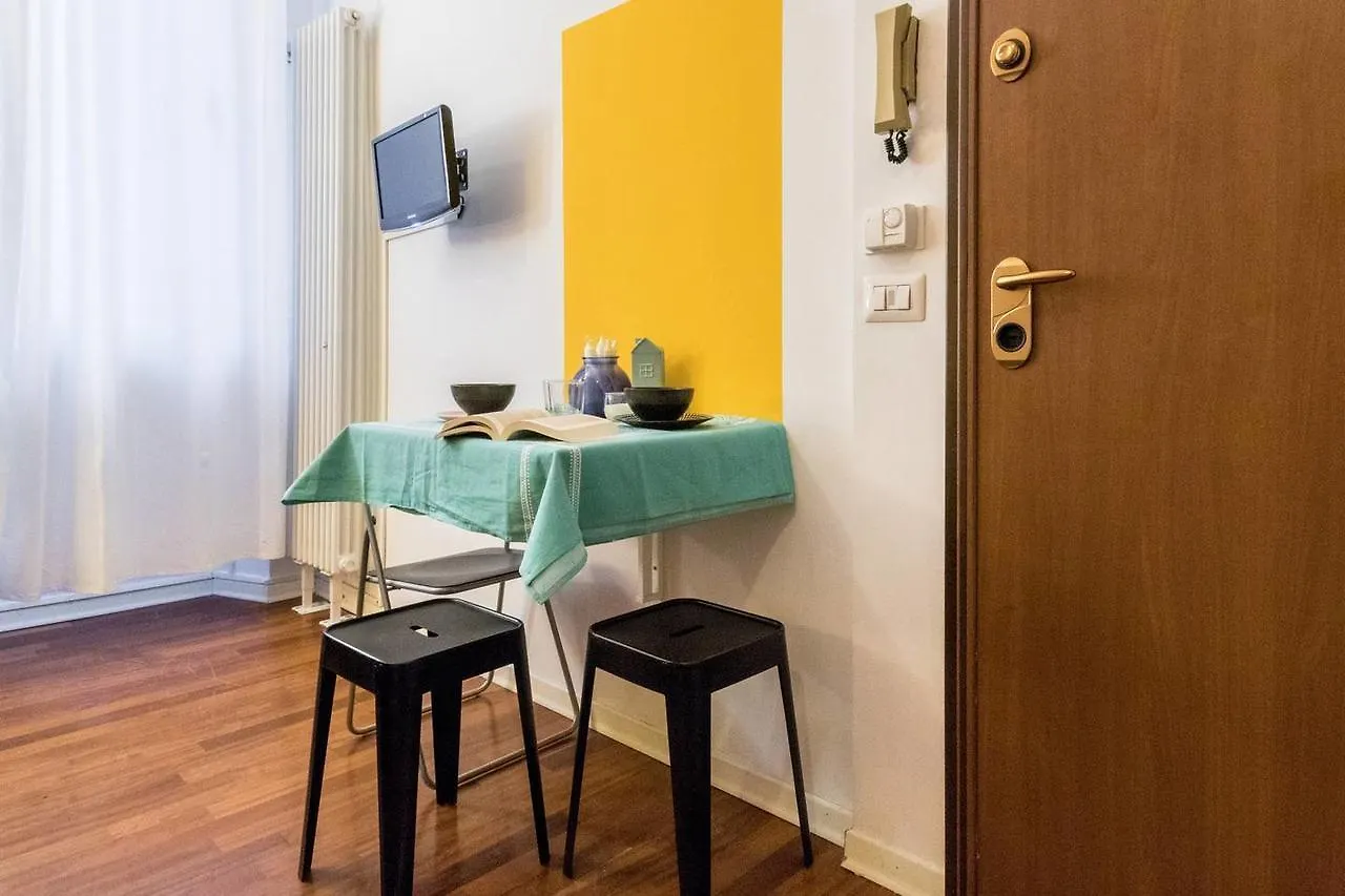Hintown Little Starlet Apartment Milan
