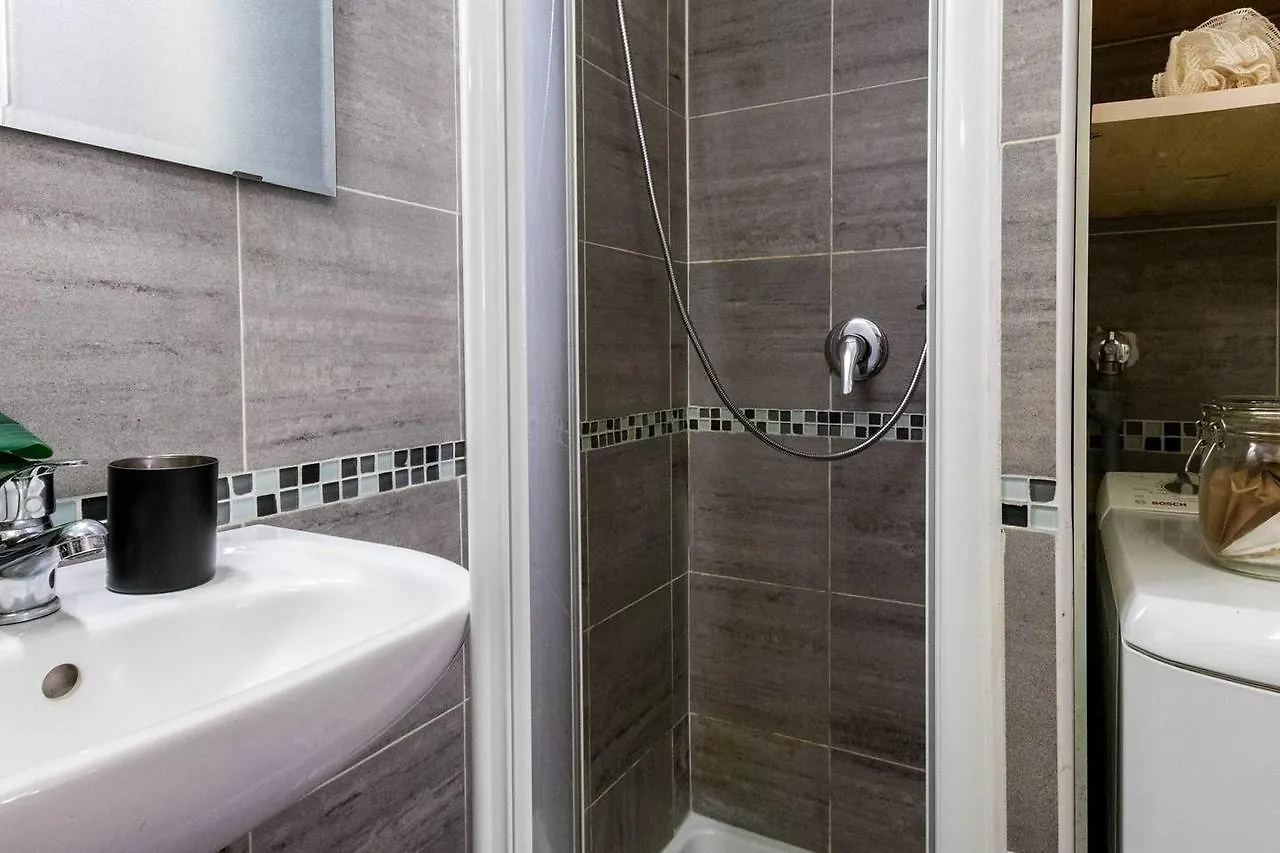 Hintown Little Starlet Apartment Milan