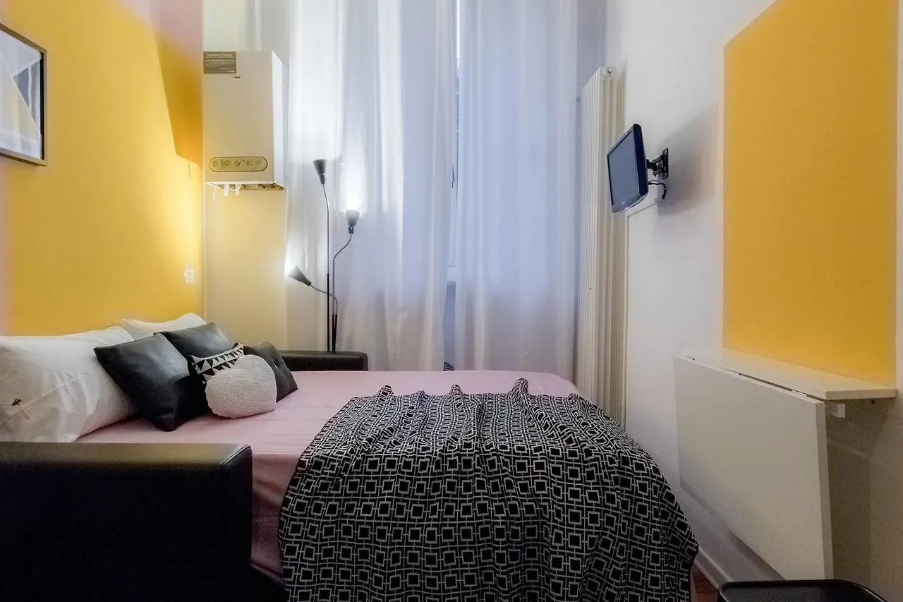 Hintown Little Starlet Apartment Milan Italy
