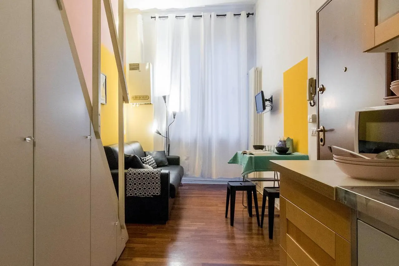 Hintown Little Starlet location