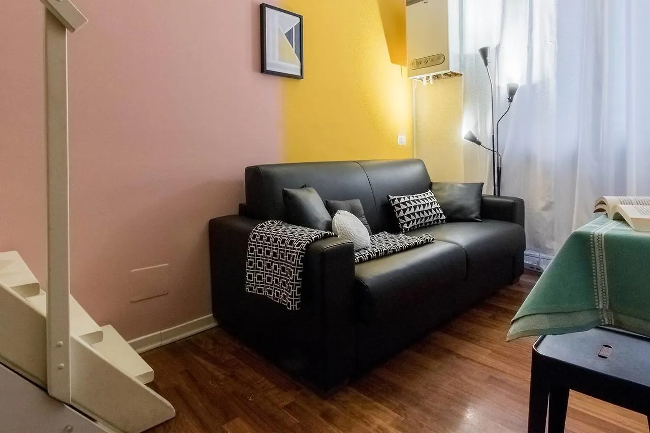 Hintown Little Starlet Apartment Milan